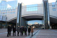 Euroopan parlamentin edessä